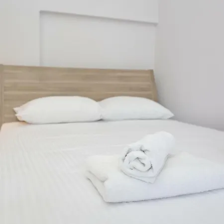 Pantheon City Center Studio Apartment *